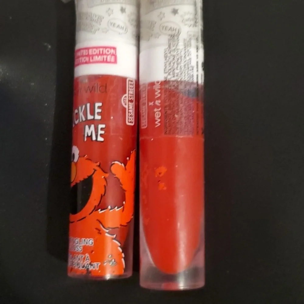 2pack Sesame street Elmo Tickle me lip tingling‎ gloss FREE with purchase new